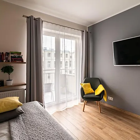 Apartamento Wieckowski - Apartamentylove, Prywatny Garaz Podziemny, Centrum, Self Chech - In, F-vat Łódź
